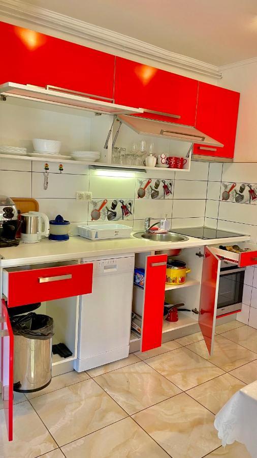 Apartments Neven Оміш Екстер'єр фото