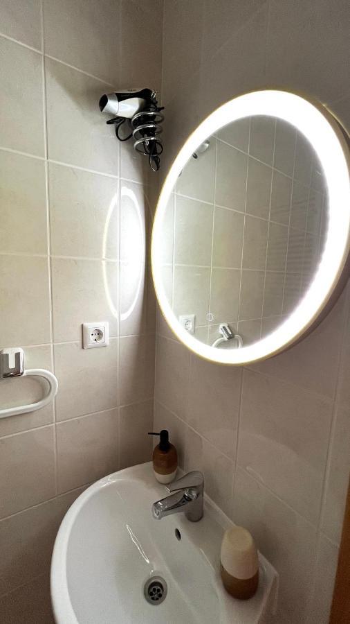 Apartments Neven Оміш Екстер'єр фото