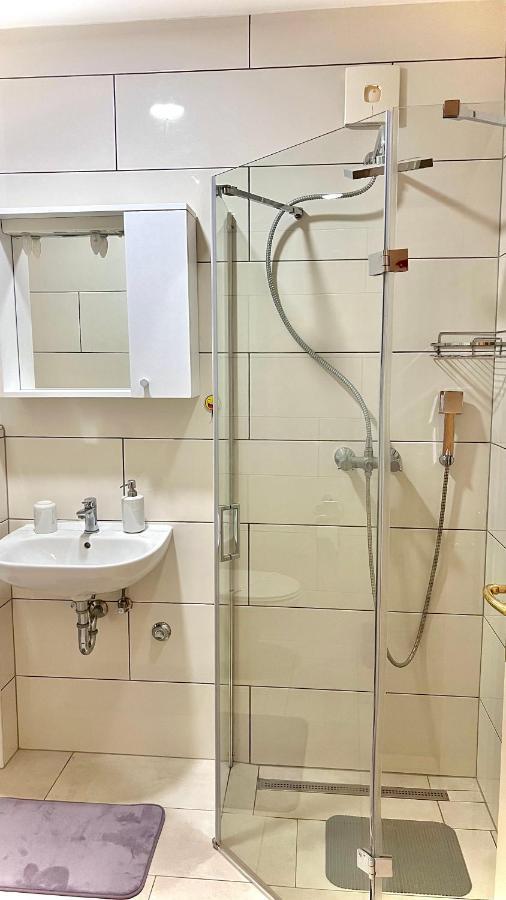 Apartments Neven Оміш Екстер'єр фото