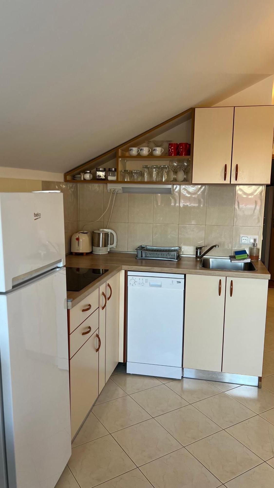 Apartments Neven Оміш Екстер'єр фото