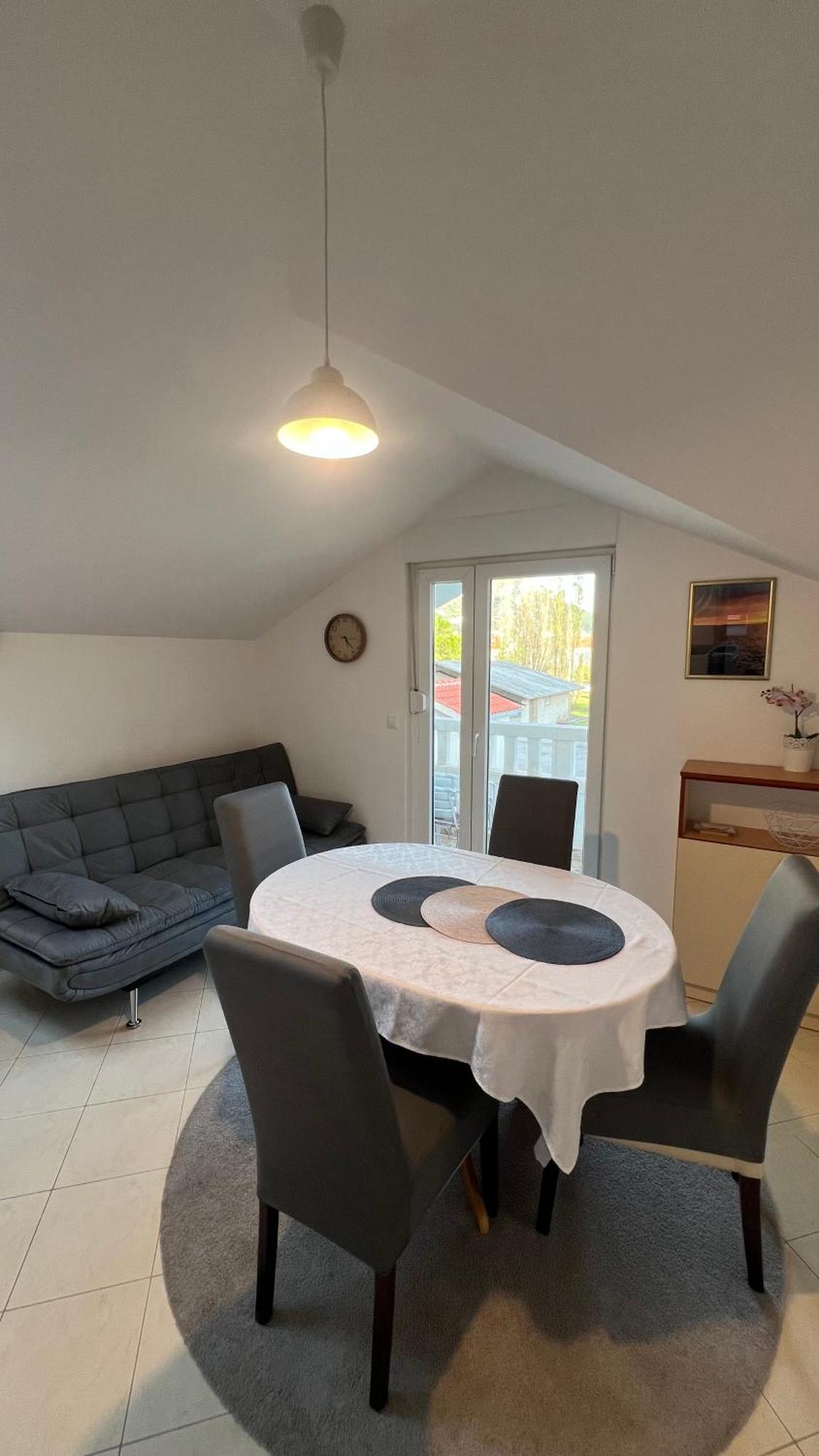 Apartments Neven Оміш Екстер'єр фото