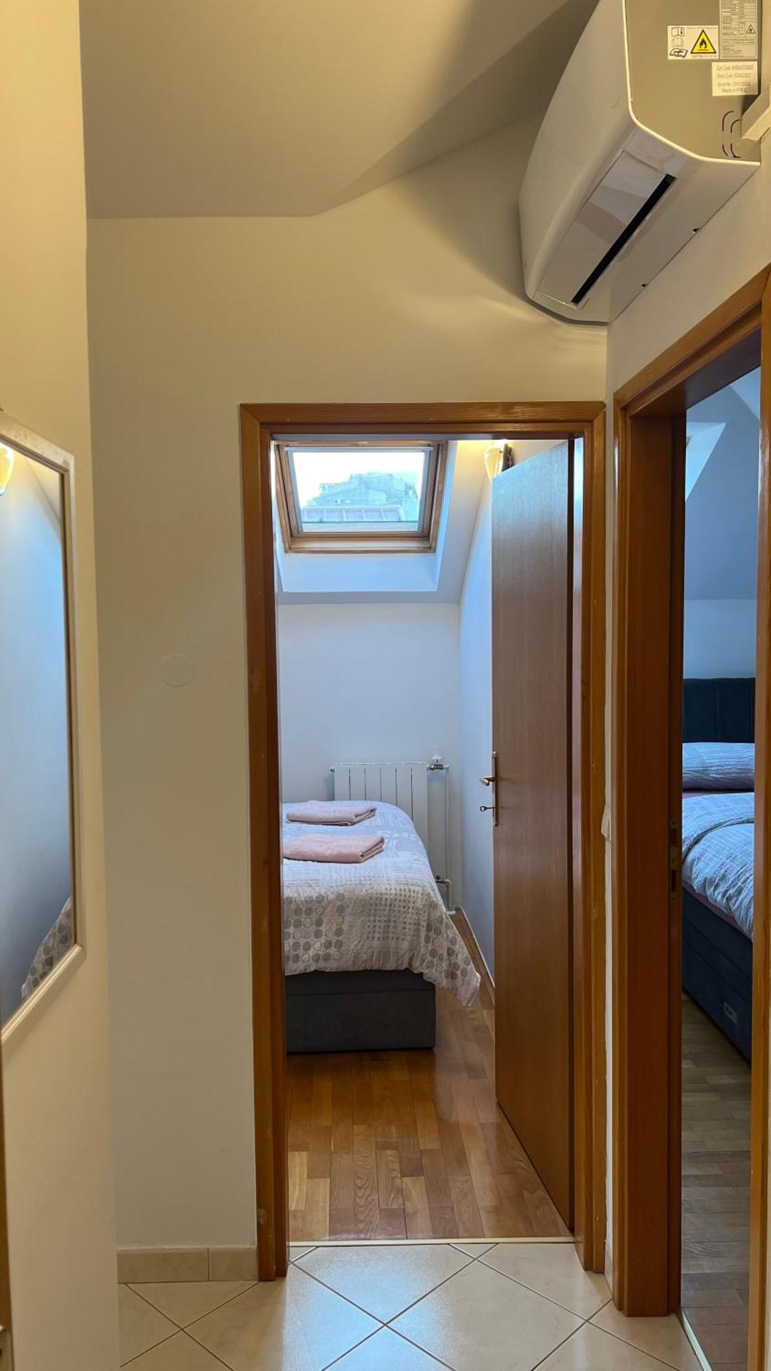Apartments Neven Оміш Екстер'єр фото