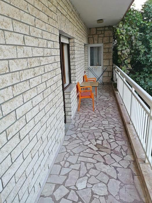 Apartments Neven Оміш Екстер'єр фото